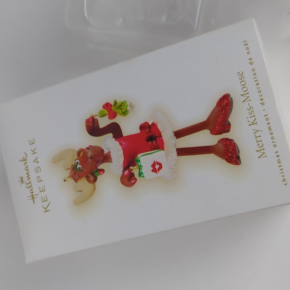 HALLMARK Keepsake Ornament Merry Kiss-Moose In Box 2009 - Picture 2 of 2